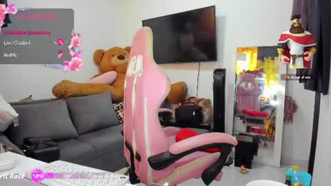 Snapshot of laurencesophiets chatting on June 24, 2026, 4:39 pm SF online show from June 24, 2026, 4:39 pm