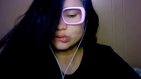 onlyfan laureng7 - 7 laureng2 online show from December 18, 2025, 9:32 pm