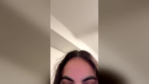 Snapshot of laurenivy chatting on April 1, 2026, 4:24 am laurenivy online show from April 1, 2026, 4:24 am