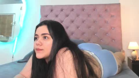 laurenlaine online show from March 8, 2026, 4:49 am