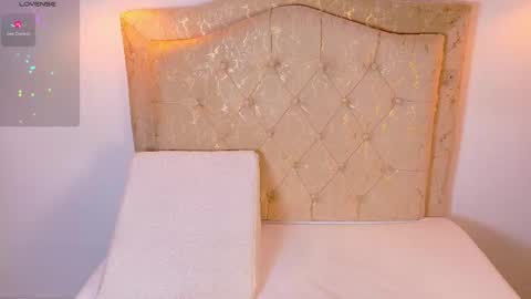 laurenn_smitth online show from April 30, 2026, 12:33 pm