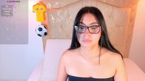 laurenn_smitth online show from July 16, 2026, 12:33 pm