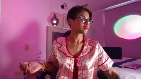 Lauren Saenz online show from July 15, 2026, 12:10 pm
