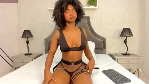 Lauren  online show from October 28, 2025, 2:42 pm