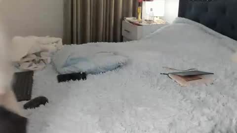 daniela angel     online show from January 9, 2026, 5:32 am