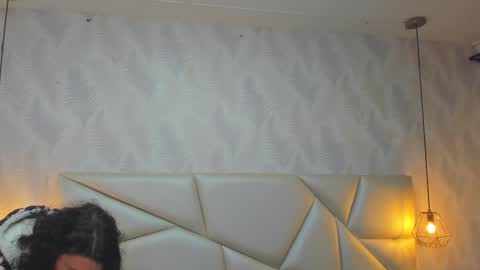 Laurent online show from November 22, 2025, 11:09 am