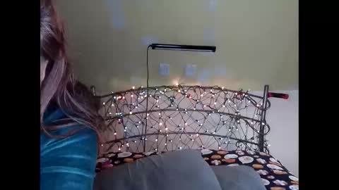 Lauren online show from December 4, 2025, 6:49 pm