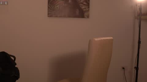 laurita_4 online show from April 8, 2026, 1:44 pm