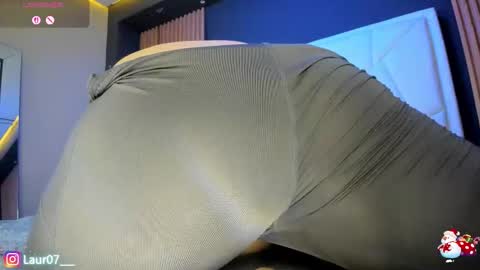 Lau Roberts online show from December 2, 2025, 3:45 am