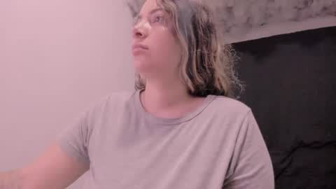 Lauu G online show from November 4, 2025, 10:14 am