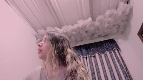 Lauu G online show from November 10, 2025, 10:25 am