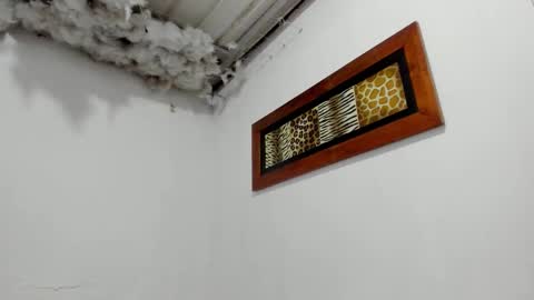 Lauu G online show from December 23, 2025, 10:46 am