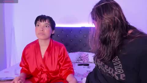 Lau  Sofi  online show from November 2, 2025, 6:54 pm