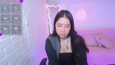 Lauxury  online show from September 20, 2025, 3:29 am