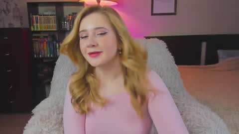 Lav online show from September 13, 2025, 7:24 pm