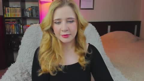 Lav online show from September 17, 2025, 7:15 pm