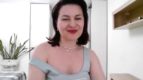 Diana  online show from September 26, 2025, 5:28 pm