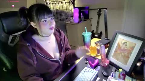 Lavenderrzz online show from January 19, 2026, 2:21 pm