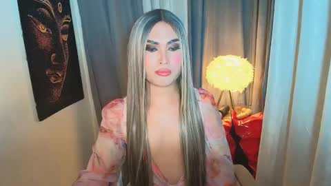 Snapshot of lavictoria_ladyboy chatting on October 14, 2025, 9:59 pm Victoria online show from October 14, 2025, 9:59 pm