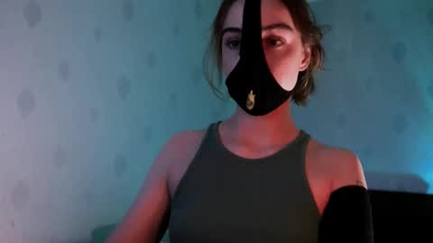 Lavinda online show from September 21, 2025, 1:13 pm