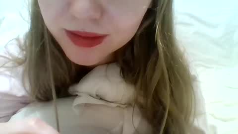 layannalea online show from December 9, 2024, 7:17 am