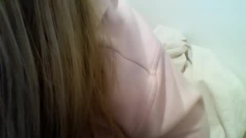 layannalea online show from March 4, 2025, 4:49 am