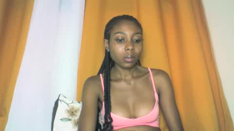 Snapshot of layannek chatting on November 2, 2025, 7:16 pm layannek online show from November 2, 2025, 7:16 pm