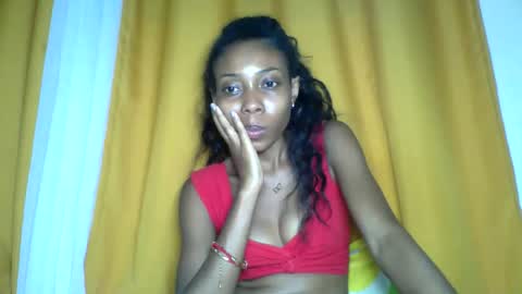 Snapshot of layannek chatting on November 25, 2025, 6:52 pm layannek online show from November 25, 2025, 6:52 pm