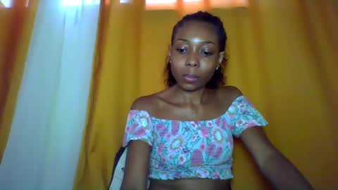 Snapshot of layannek chatting on December 1, 2025, 5:45 am layannek online show from December 1, 2025, 5:45 am