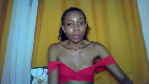 Snapshot of layannek chatting on December 2, 2025, 6:14 pm layannek online show from December 2, 2025, 6:14 pm