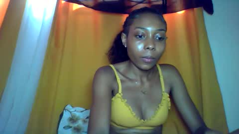 Snapshot of layannek chatting on December 3, 2025, 6:21 am layannek online show from December 3, 2025, 6:21 am