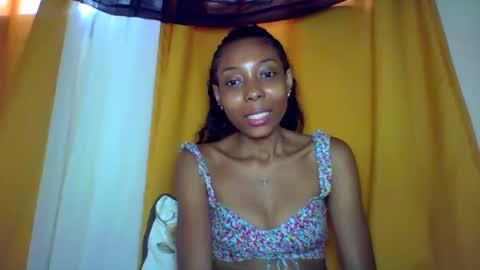 Snapshot of layannek chatting on December 5, 2025, 8:45 am layannek online show from December 5, 2025, 8:45 am