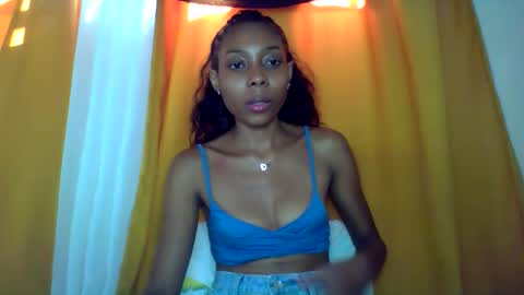 Snapshot of layannek chatting on December 15, 2025, 6:28 am layannek online show from December 15, 2025, 6:28 am