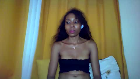 Snapshot of layannek chatting on January 5, 2026, 5:49 pm layannek online show from January 5, 2026, 5:49 pm