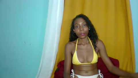 Snapshot of layannek chatting on February 22, 2026, 6:39 pm layannek online show from February 22, 2026, 6:39 pm