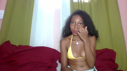 Snapshot of layannek chatting on March 3, 2026, 7:47 am layannek online show from March 3, 2026, 7:47 am