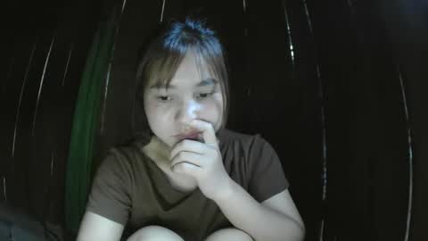 layla_999 online show from May 15, 2026, 11:17 am