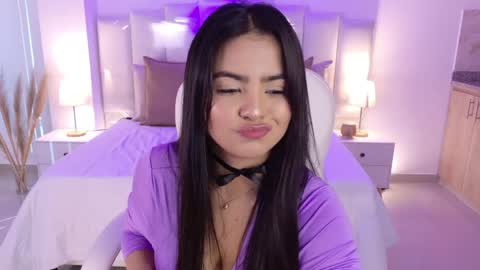 Layla Breezee online show from April 1, 2026, 1:41 pm