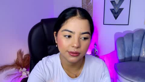 Layla Breezee online show from April 21, 2026, 11:05 am