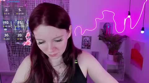 layla_glam online show from October 10, 2025, 1:43 pm