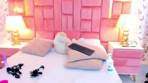 Lau online show from April 16, 2026, 9:39 pm