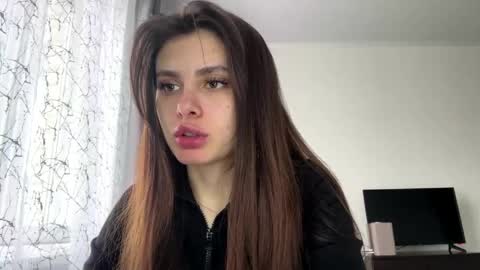 Snapshot of laylachinskey chatting on May 11, 2026, 12:22 pm Rose online show from May 11, 2026, 12:22 pm