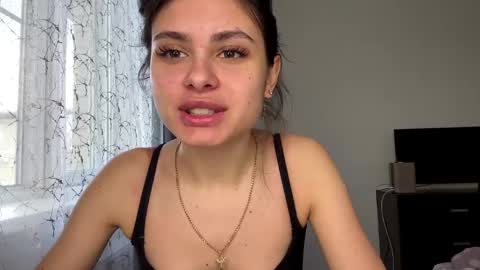 Snapshot of laylachinskey chatting on May 18, 2026, 12:33 pm Rose online show from May 18, 2026, 12:33 pm