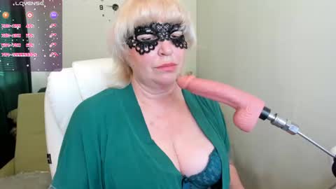Snapshot of laylalaylamilf chatting on July 16, 2026, 6:19 am laylalaylamilf online show from July 16, 2026, 6:19 am