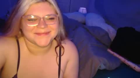 Layla online show from February 21, 2026, 7:53 am