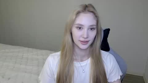 LaylaPretty001 online show from November 7, 2025, 5:40 am