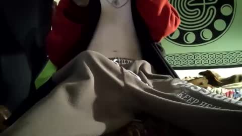 Snapshot of laymetorest420 chatting on February 10, 2025, 9:36 am Stitch online show from February 10, 2025, 9:36 am