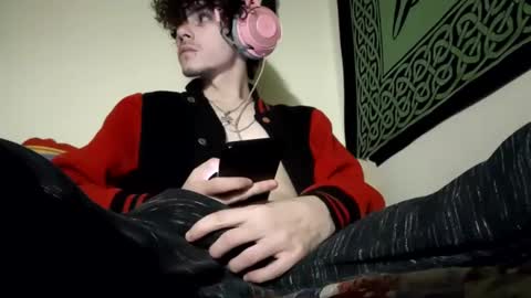 Snapshot of laymetorest420 chatting on February 16, 2025, 7:37 am Stitch online show from February 16, 2025, 7:37 am