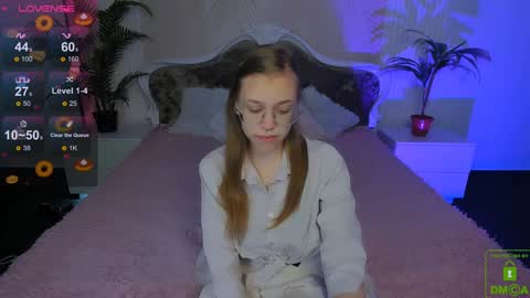 layriantavee online show from December 28, 2024, 6:39 am