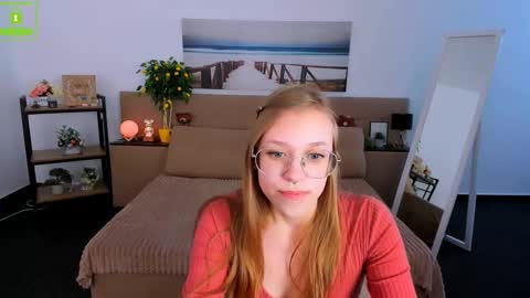 layriantavee online show from March 1, 2025, 10:02 am